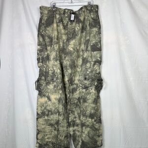 NWT PrettyLittleThing Olive Tie-Dye Cargo Pants